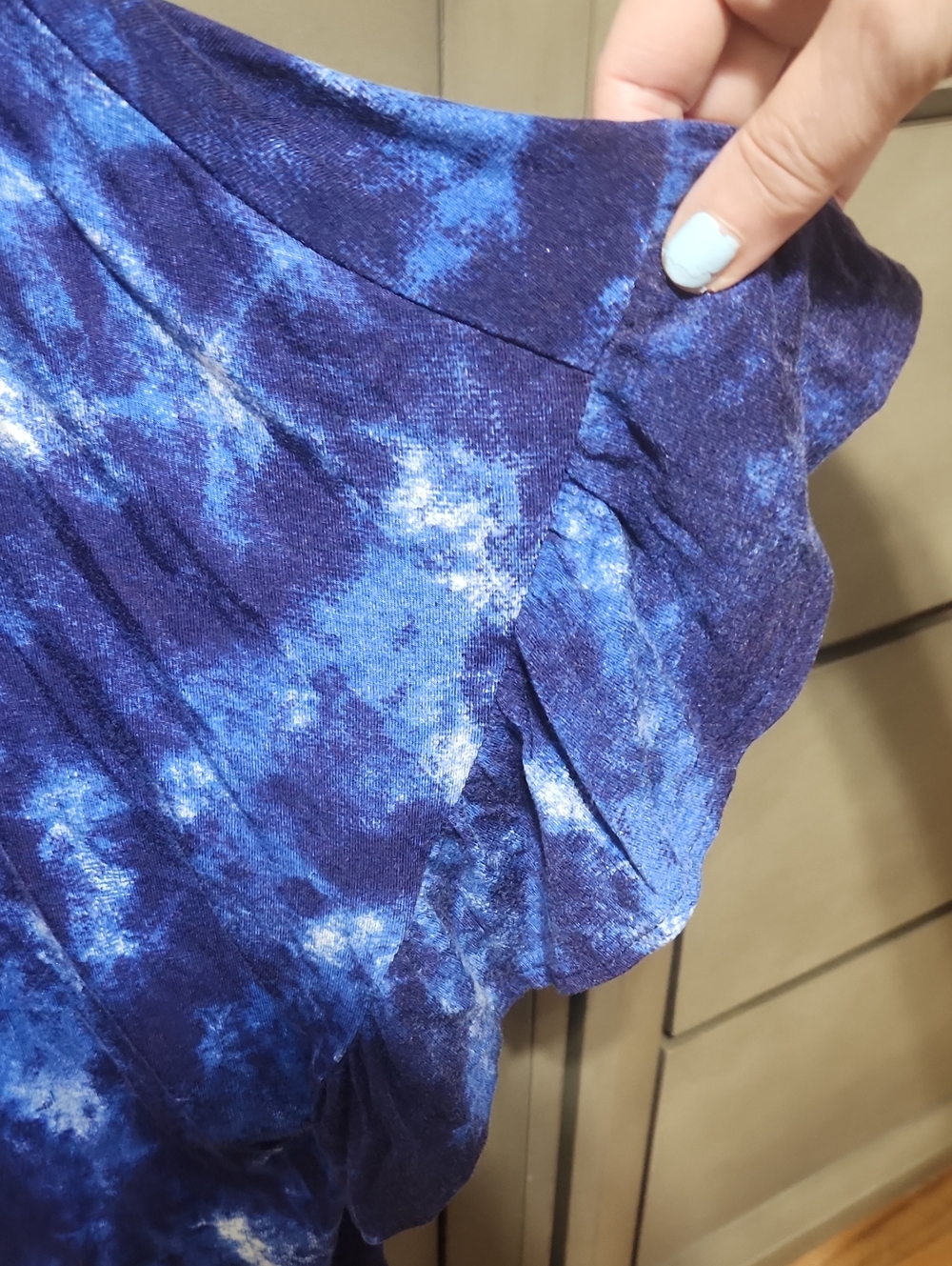 LuLaRoe Blue Ladies Top - Picture 4 of 5